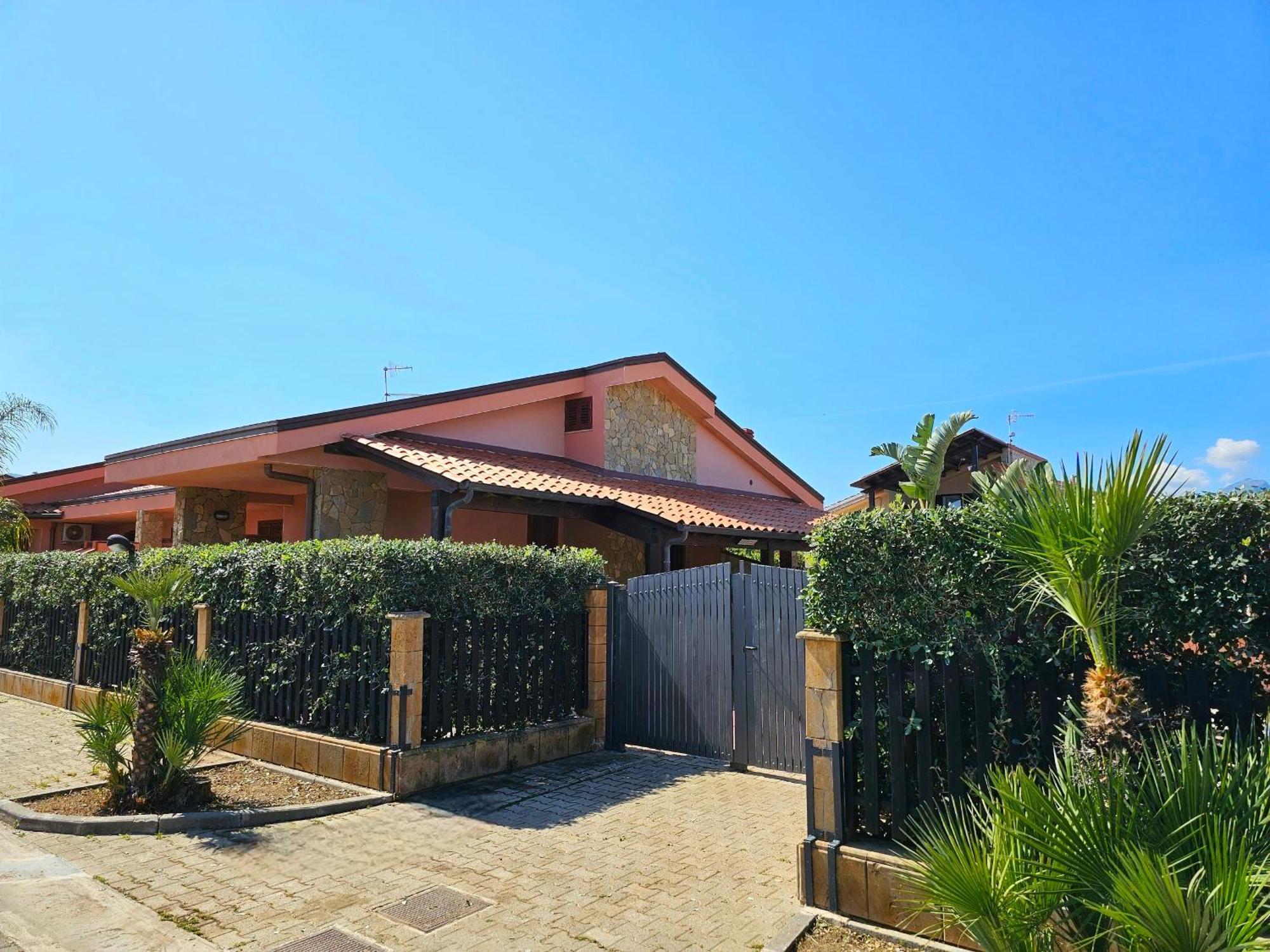 Costa Mediterranea Holiday Homes Campofelice Di Roccella Εξωτερικό φωτογραφία